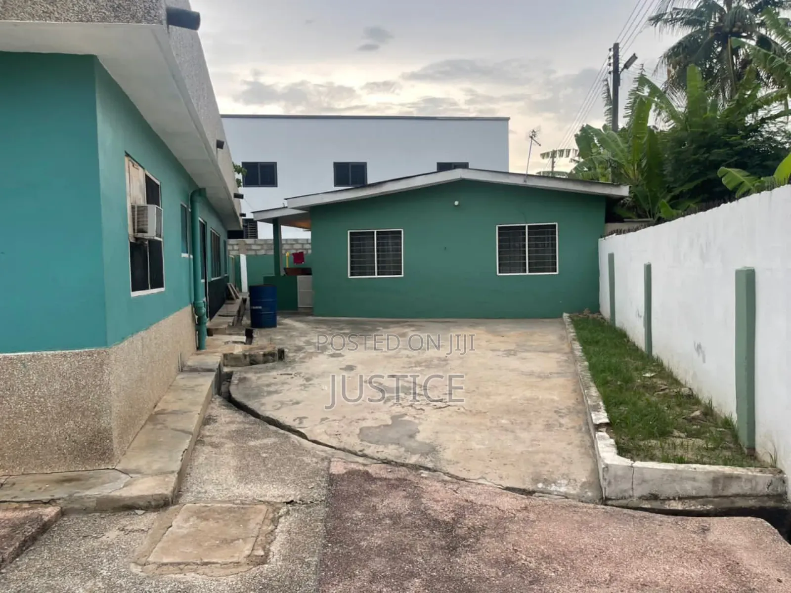 4bdrm House in Cfc Estate Dome for sale in CFC Estates
