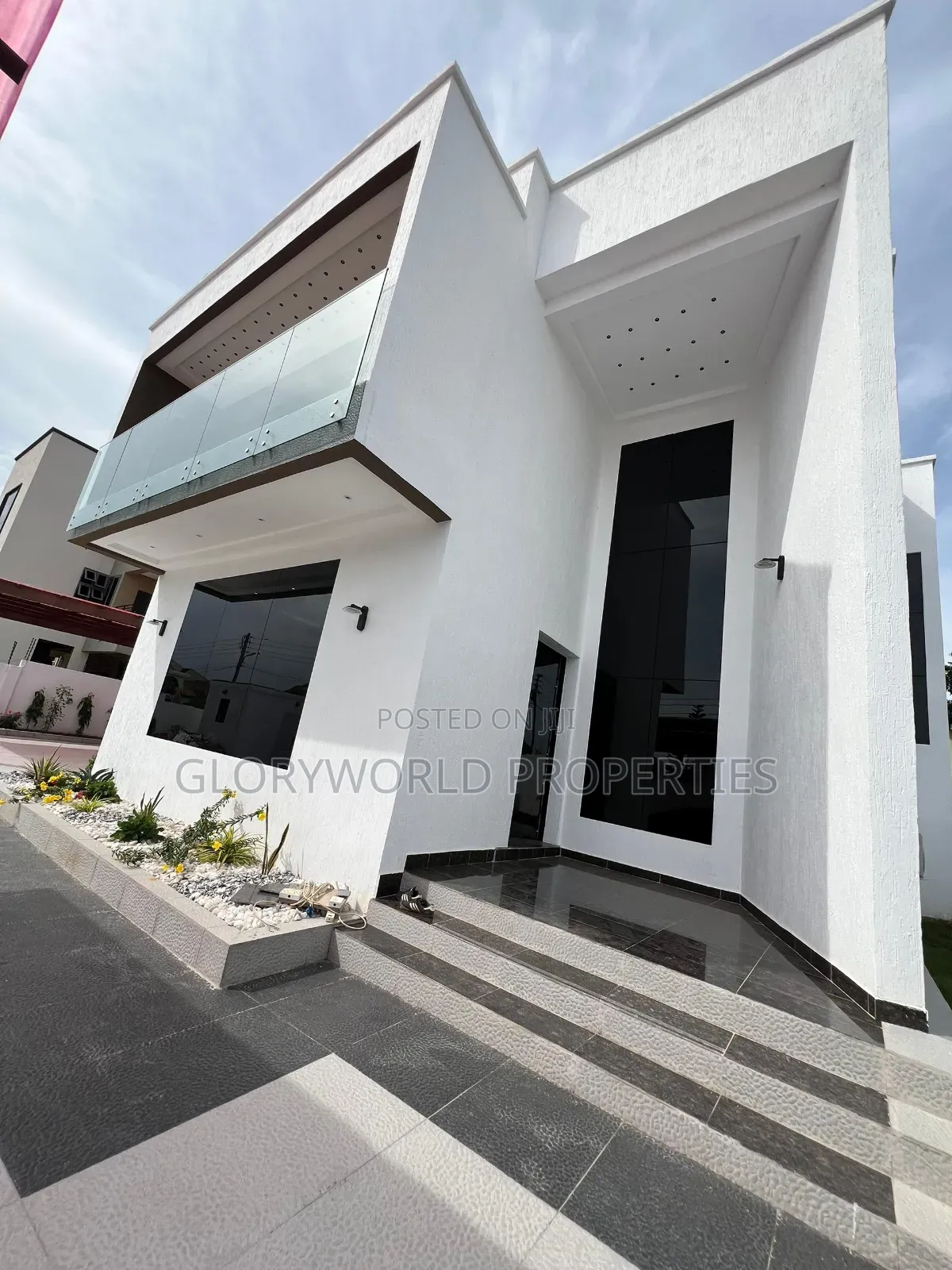 5bdrm Mansion in East Legon for sale in East Legon