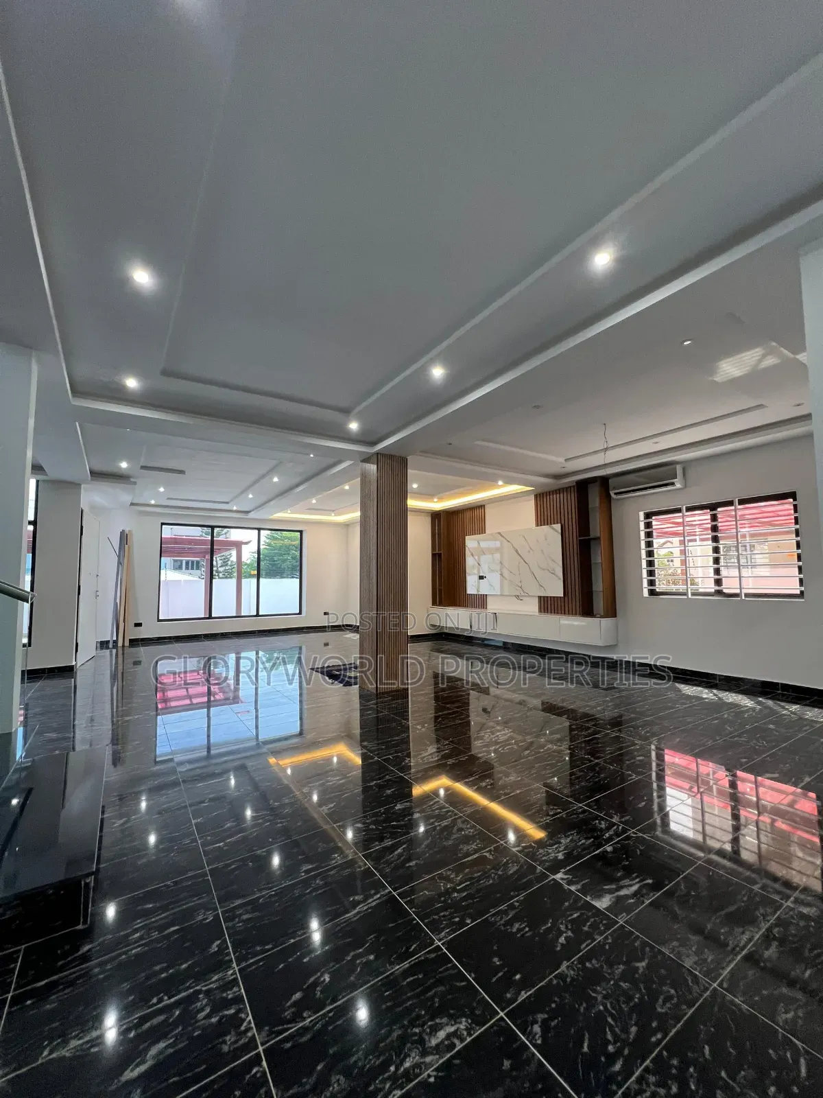 5bdrm Mansion in East Legon for sale in East Legon