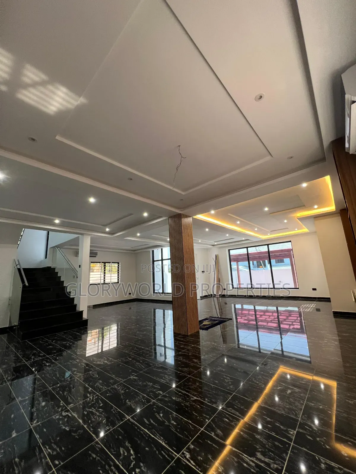 5bdrm Mansion in East Legon for sale in East Legon