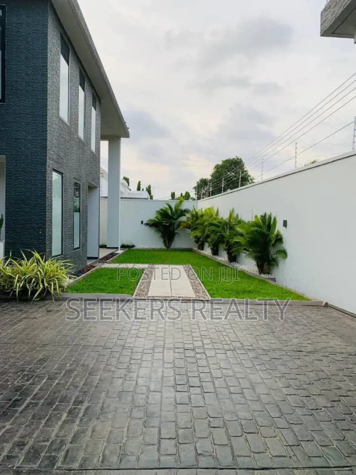 4bdrm House in Seekers Realty, Labone for rent in Labone