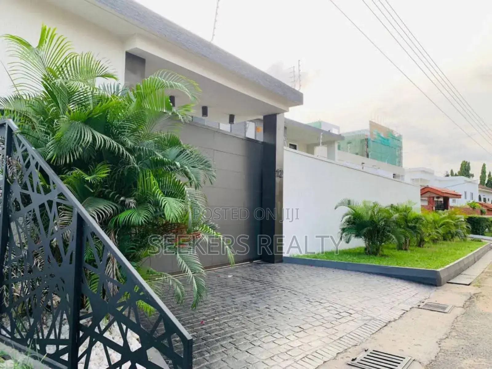 4bdrm House in Seekers Realty, Labone for rent in Labone