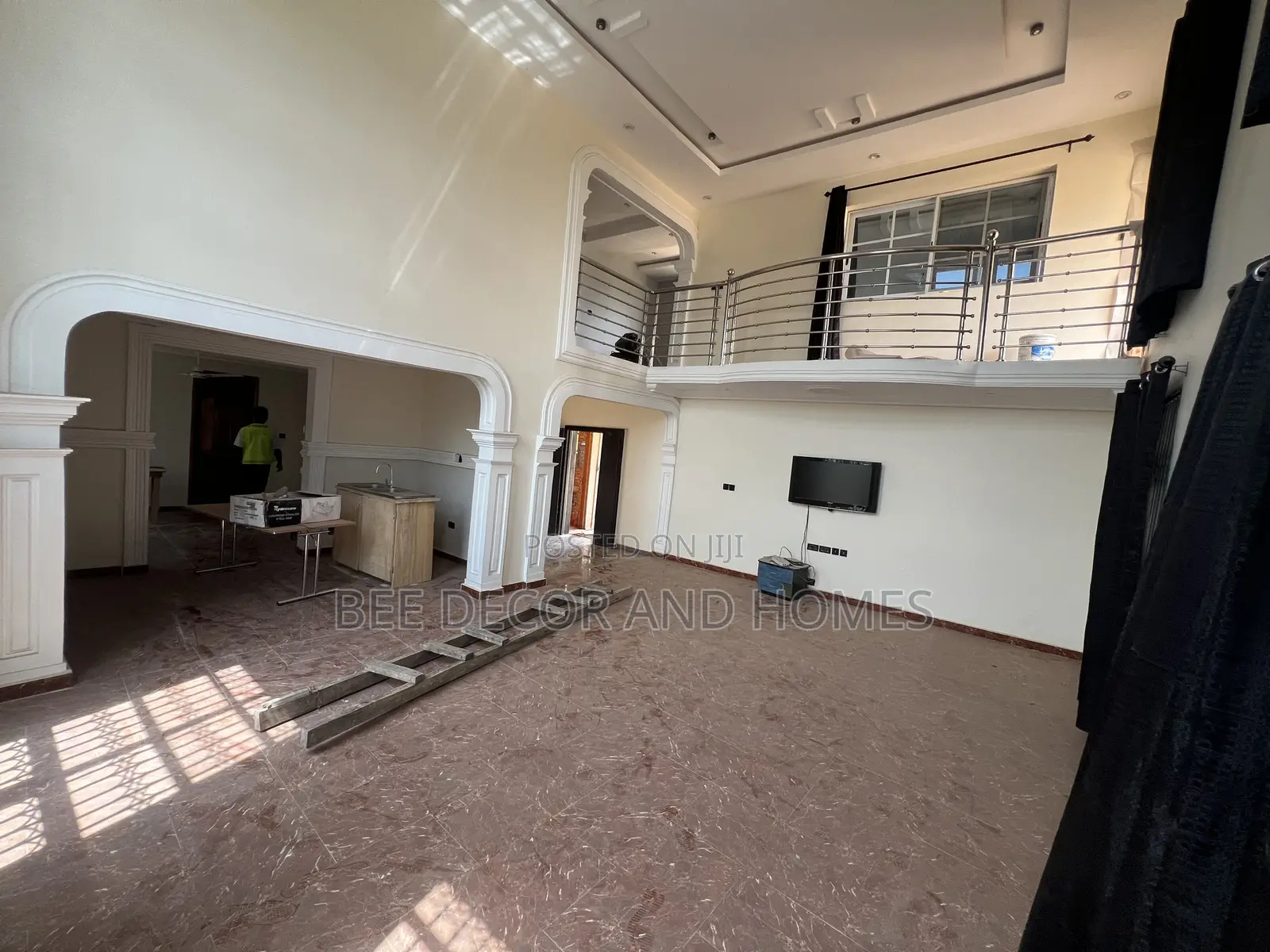 6bdrm House in Bee Decor & Homes, Old Ashomang for rent in Old Ashomang