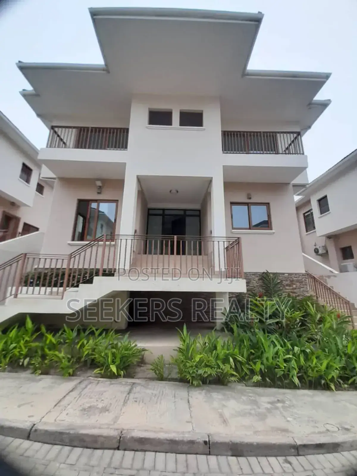 5bdrm Townhouse / Terrace in Seekers Realty, Cantonments for rent in Cantonments