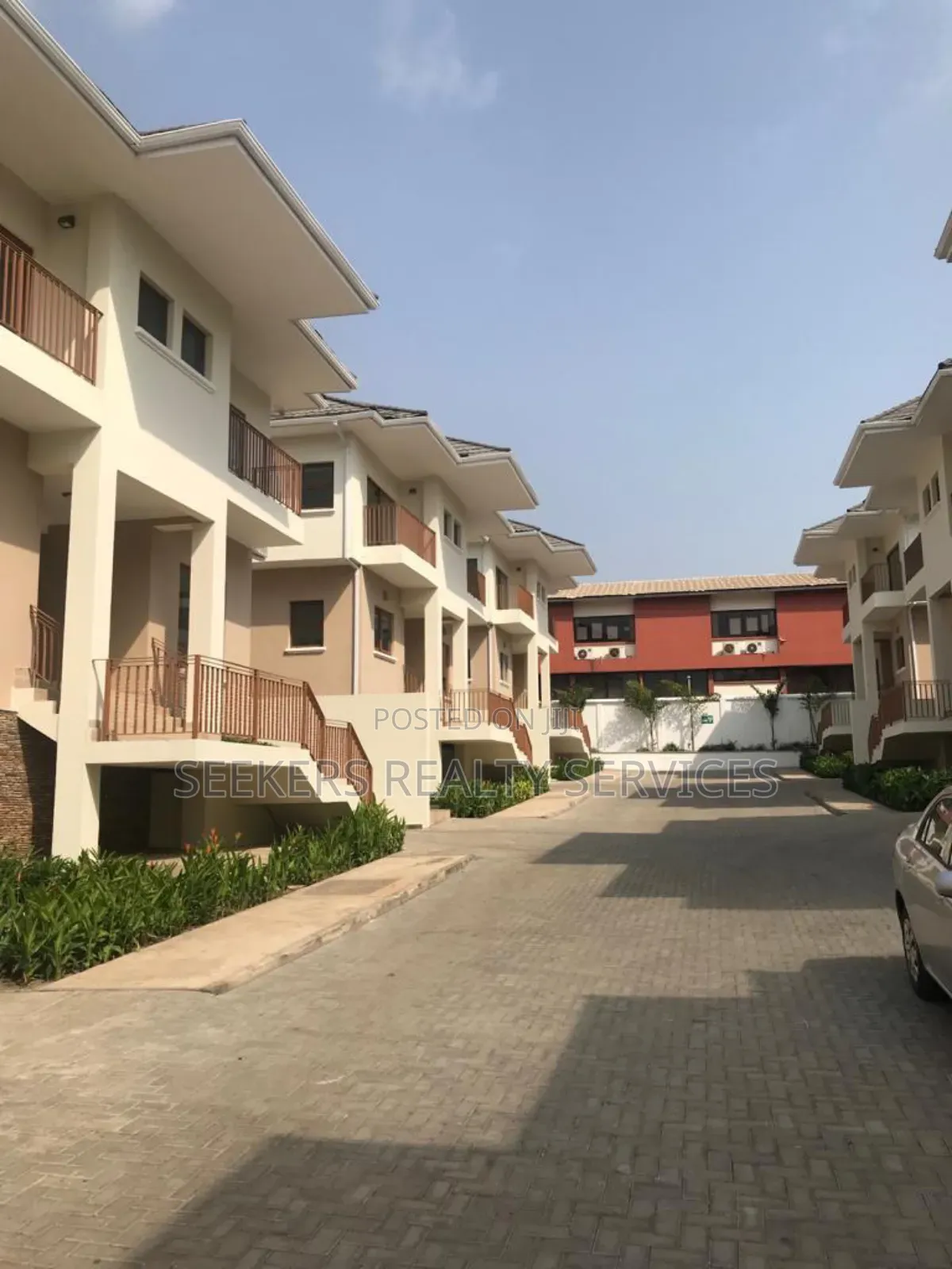 5bdrm Townhouse / Terrace in Seekers Realty, Cantonments for rent in Cantonments