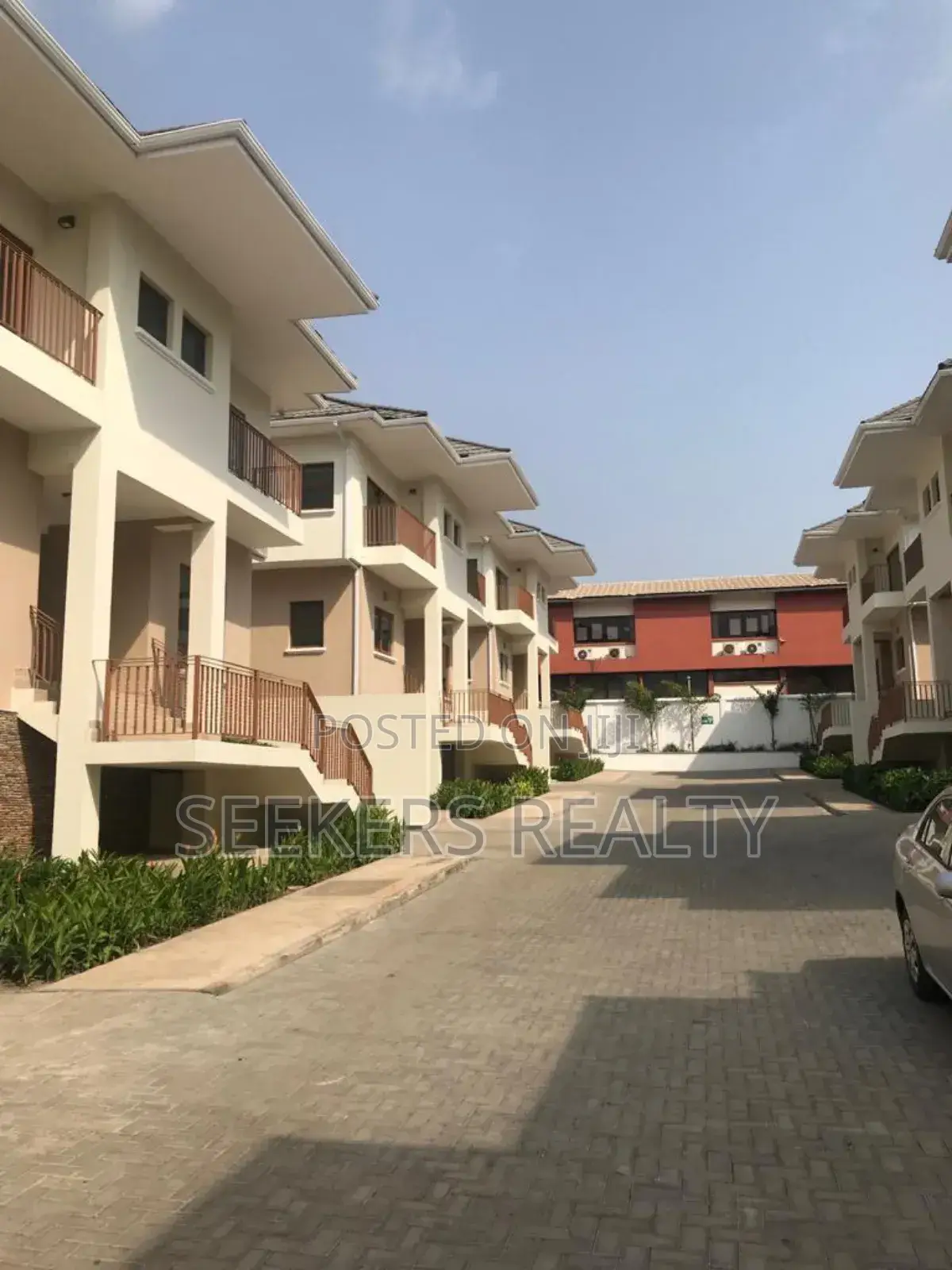 5bdrm Townhouse / Terrace in Seekers Realty, Cantonments for rent in Cantonments
