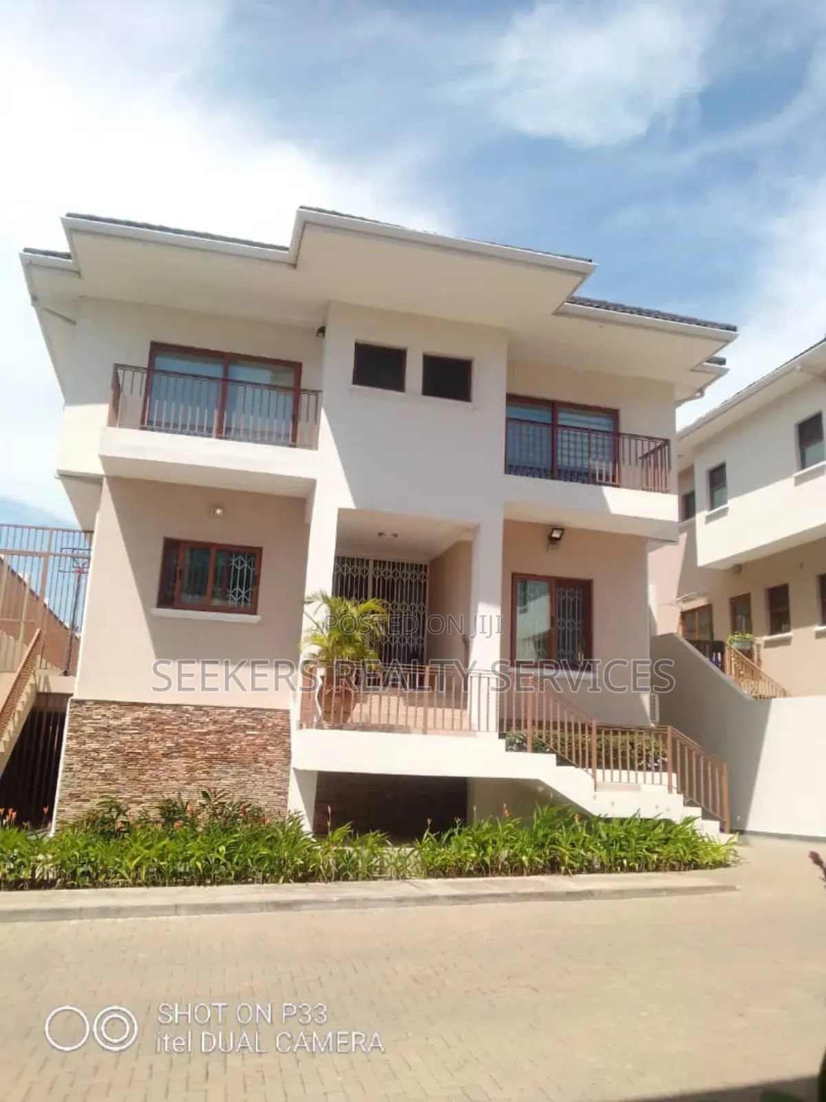 5bdrm Townhouse / Terrace in Seekers Realty, Cantonments for rent in Cantonments