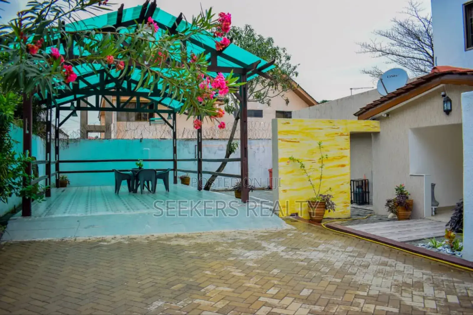 Furnished 2bdrm House in Seekers Realty, Labone for rent in Labone