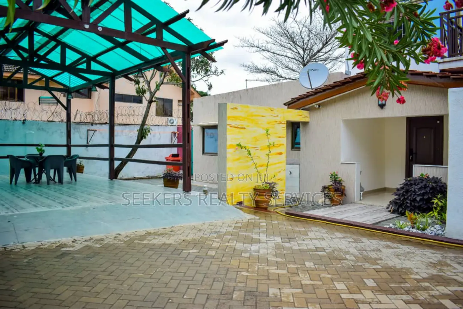 Furnished 2bdrm House in Seekers Realty, Labone for rent in Labone
