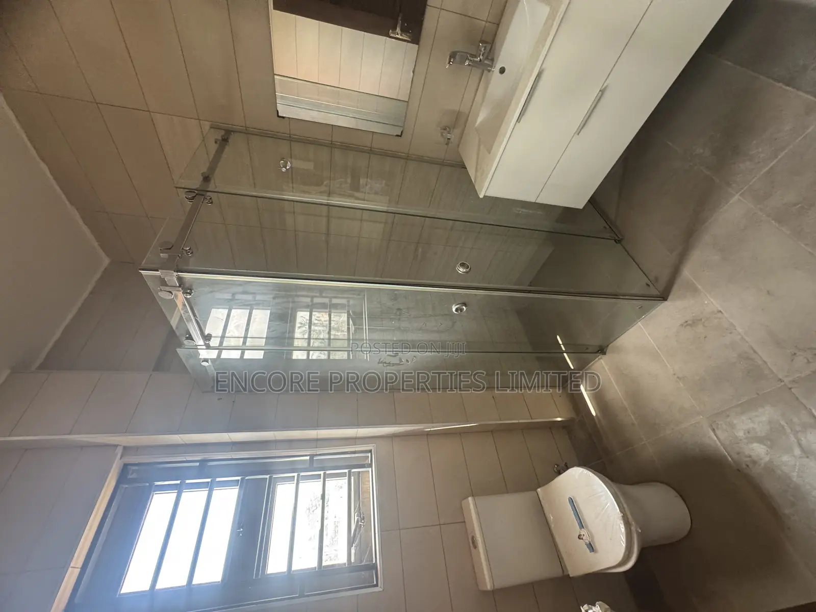 Ultra Modern 22 1and 2 Bedroom Apartments With Restaurant in UPSA Area