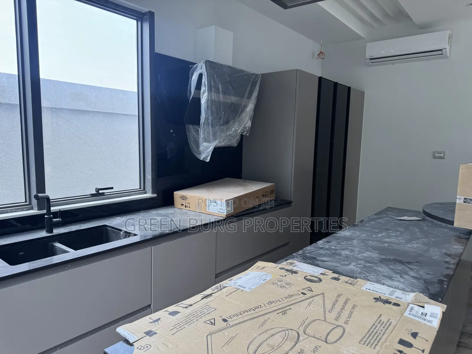 5bdrm House in Green, Cantonments for rent in Cantonments