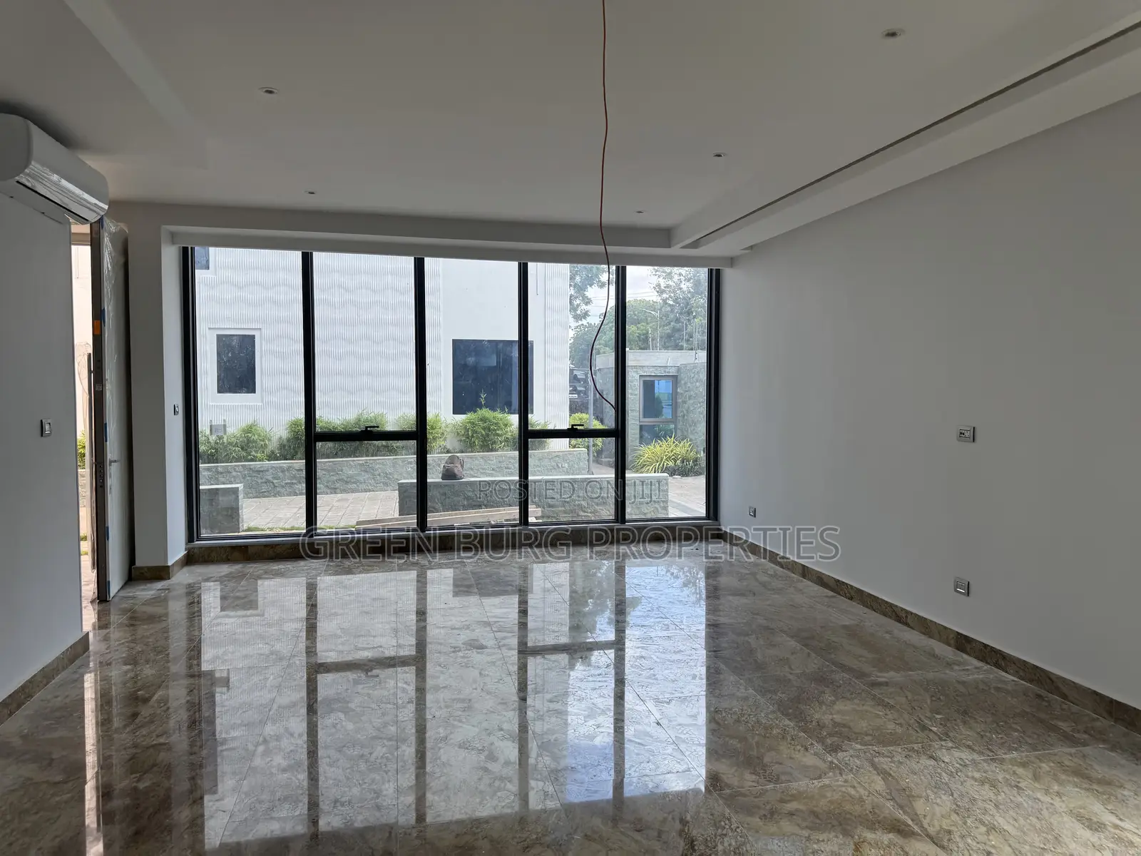 5bdrm House in Green, Cantonments for rent in Cantonments