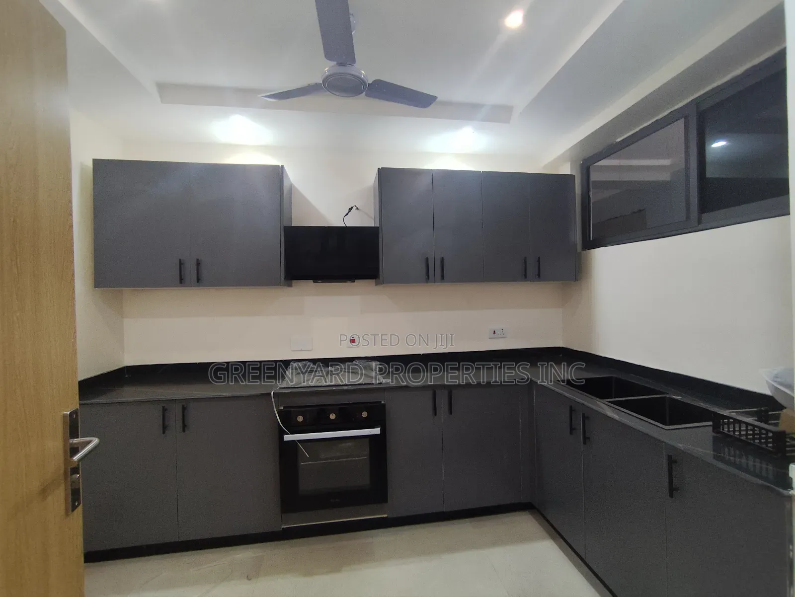 2bdrm Apartment in Ars, East Legon for rent in East Legon