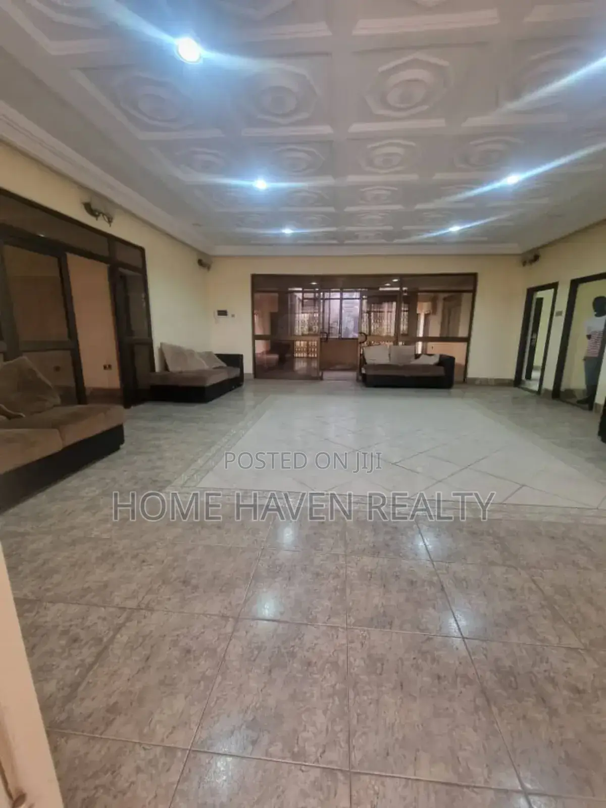13bdrm House in West, Airport Residential Area for rent in Airport Residential Area