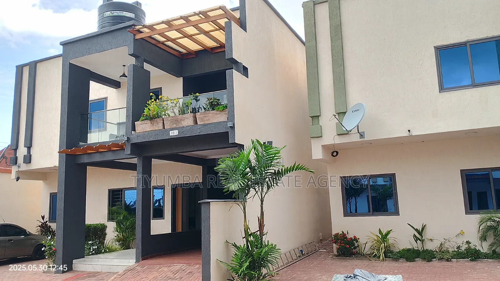 4bdrm Apartment in Tiyumba Real Estate, Achimota for rent in Achimota