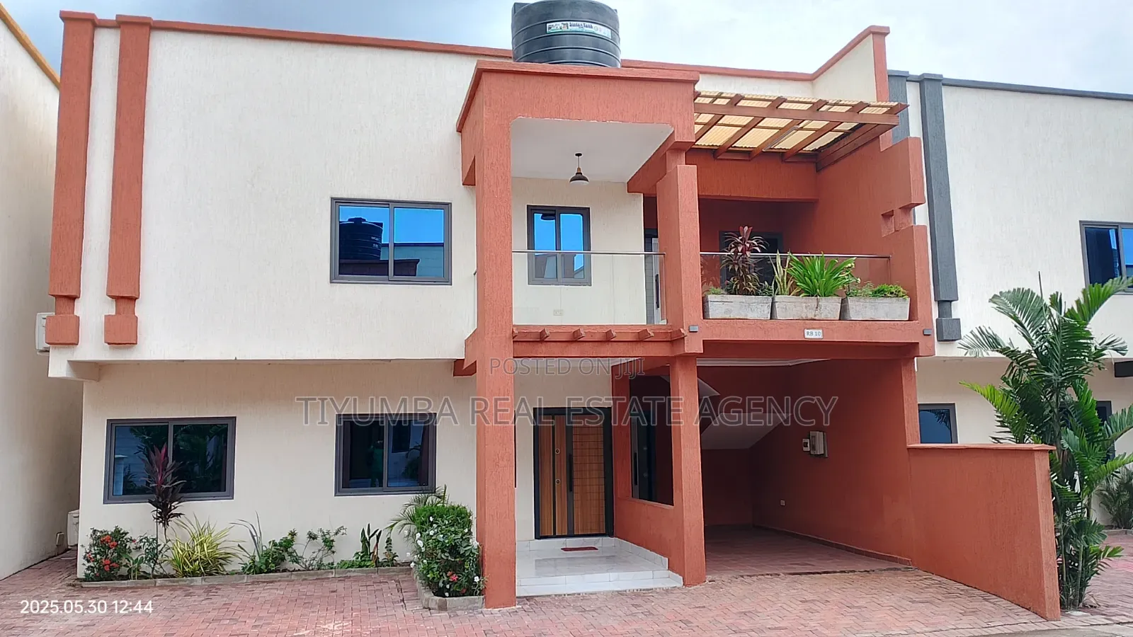 4bdrm Apartment in Tiyumba Real Estate, Achimota for rent in Achimota