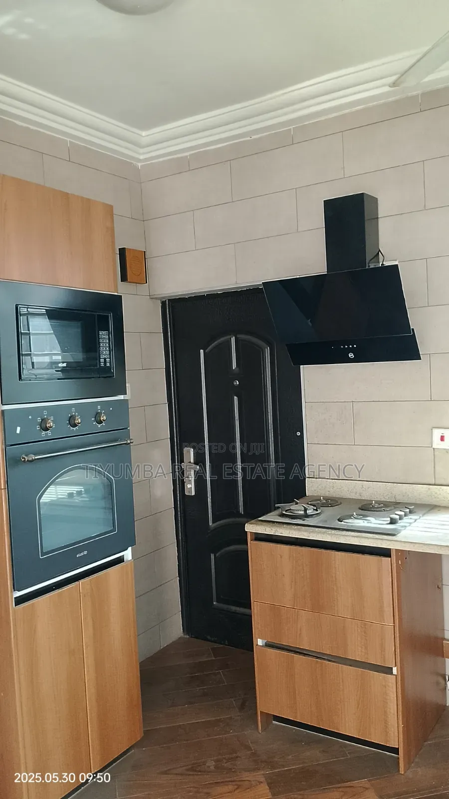 4bdrm Apartment in Tiyumba Real Estate, Achimota for rent in Achimota
