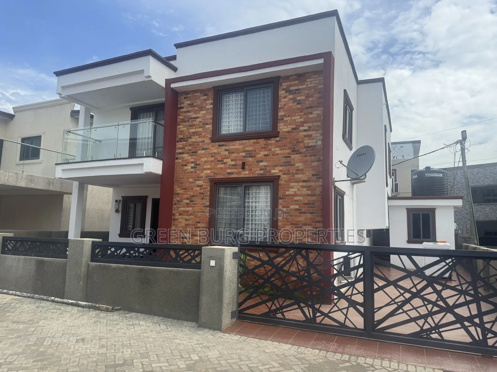 Furnished 4bdrm Townhouse / Terrace in Green, East Legon for rent in East Legon