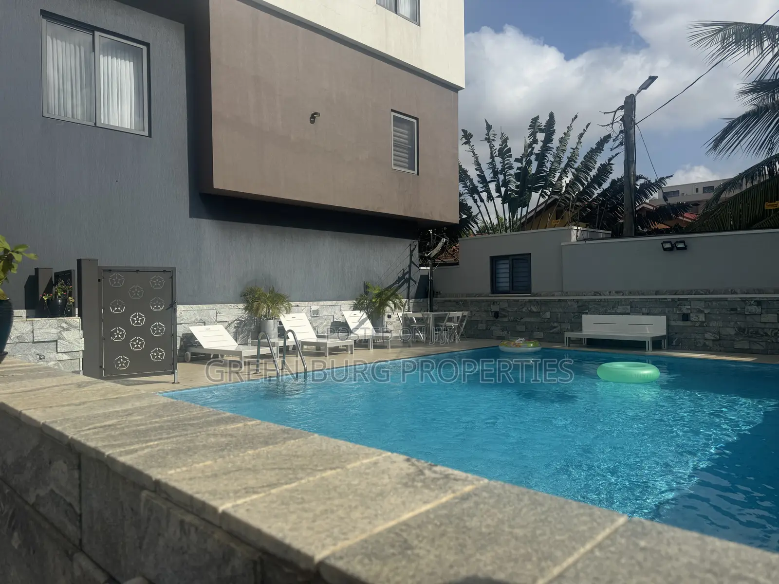 Furnished 5bdrm Townhouse / Terrace in Green, East Legon for rent in East Legon