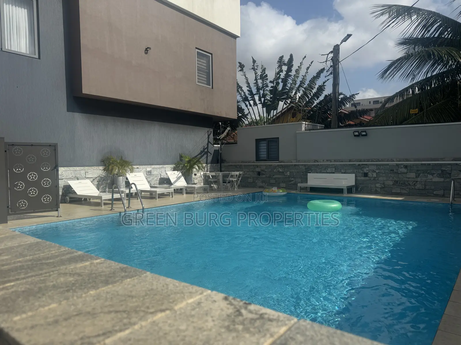 Furnished 5bdrm Townhouse / Terrace in Green, East Legon for rent in East Legon