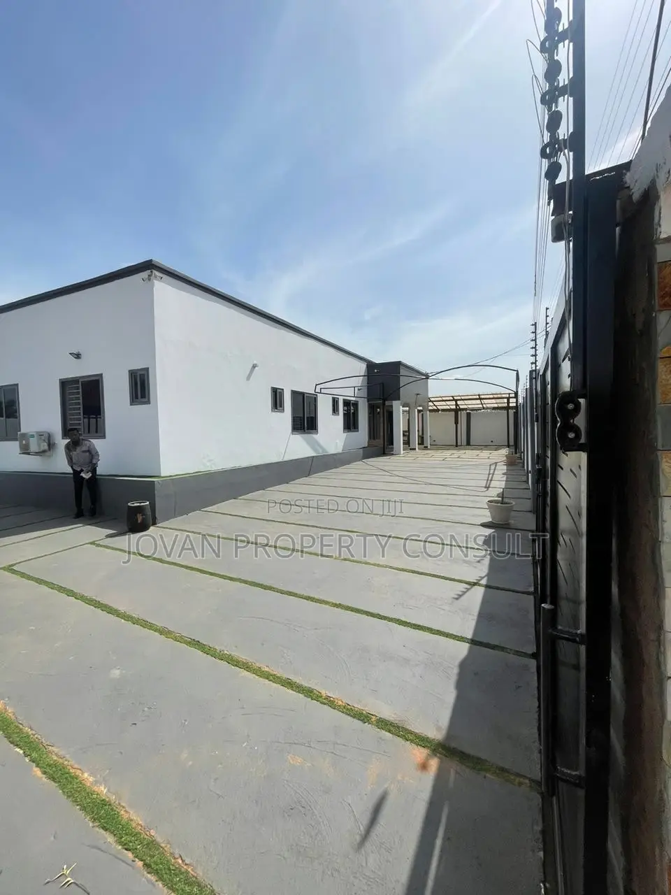5bdrm House in Afienya, Ga South Municipal for rent in Ga South Municipal