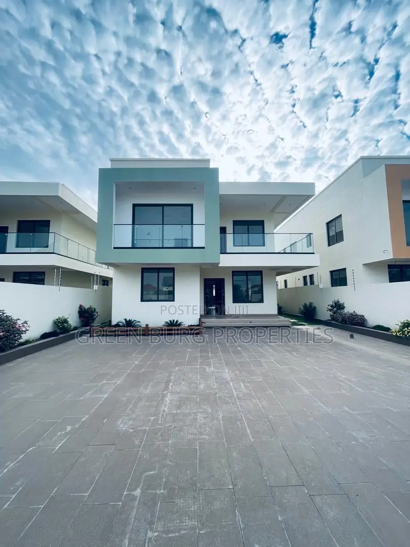 4bdrm House in Green, East Legon for sale in East Legon