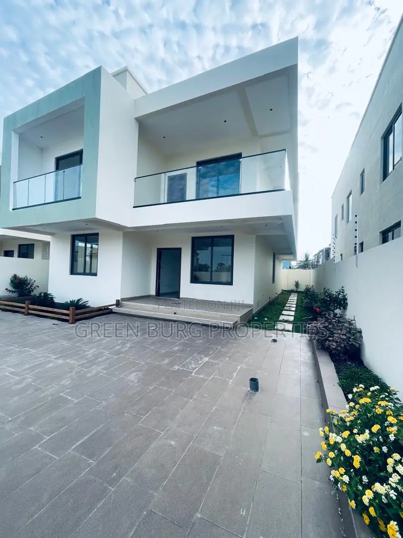 4bdrm House in Green, East Legon for sale in East Legon