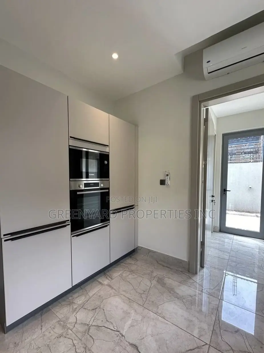 4bdrm Duplex in Lagos Avenue, East Legon for sale in East Legon