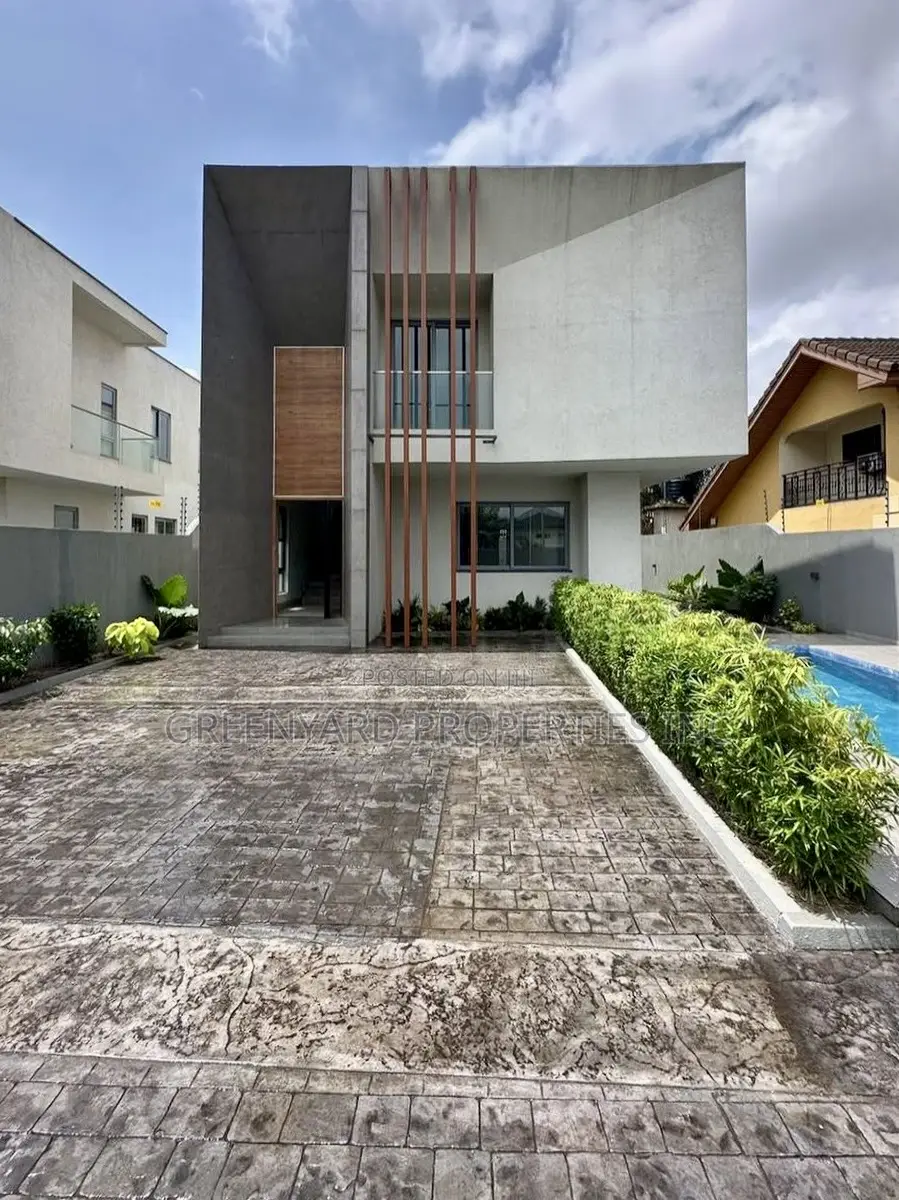 4bdrm Duplex in Lagos Avenue, East Legon for sale in East Legon