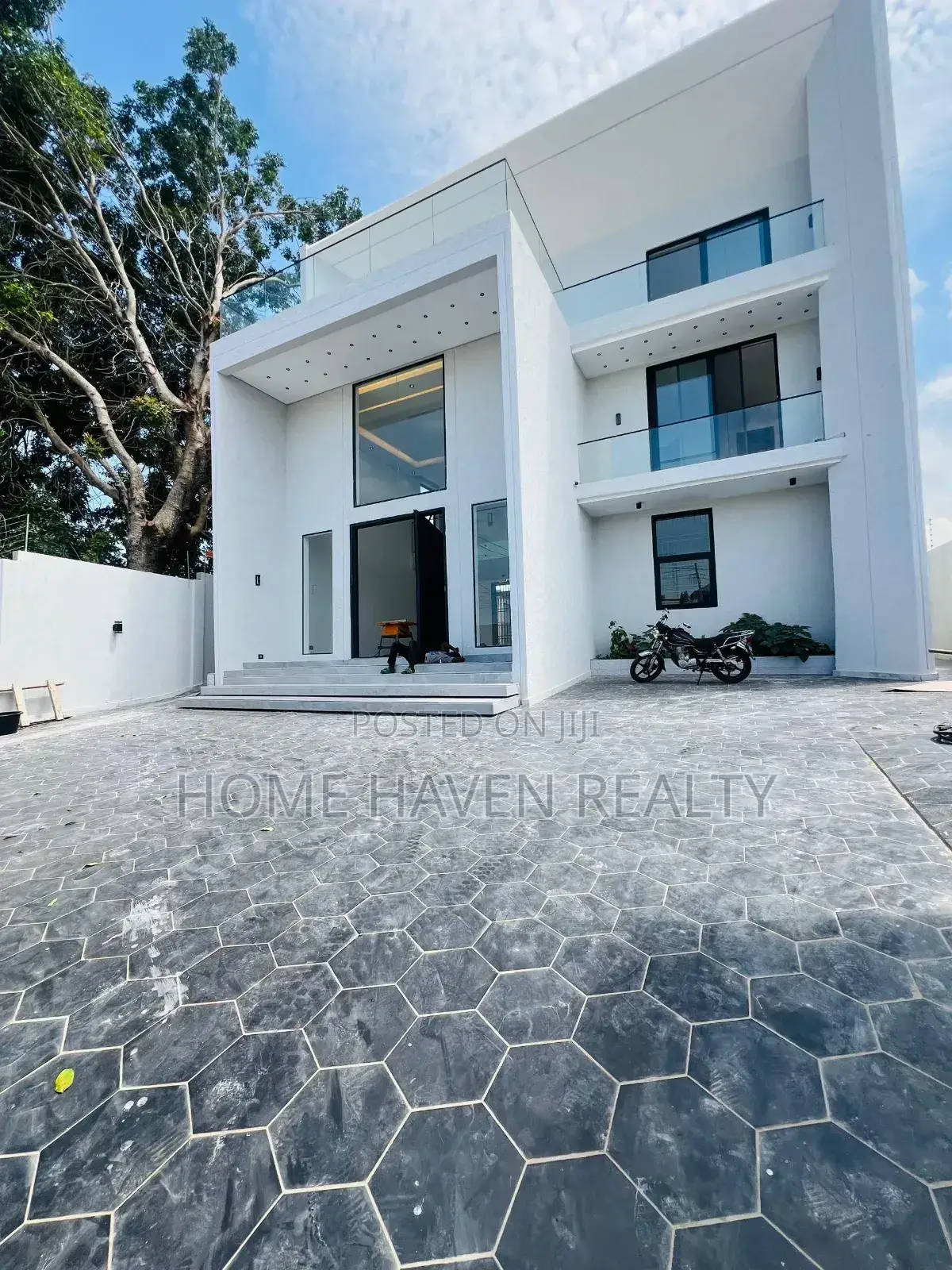 6bdrm House in Mempeasem, East Legon for sale in East Legon