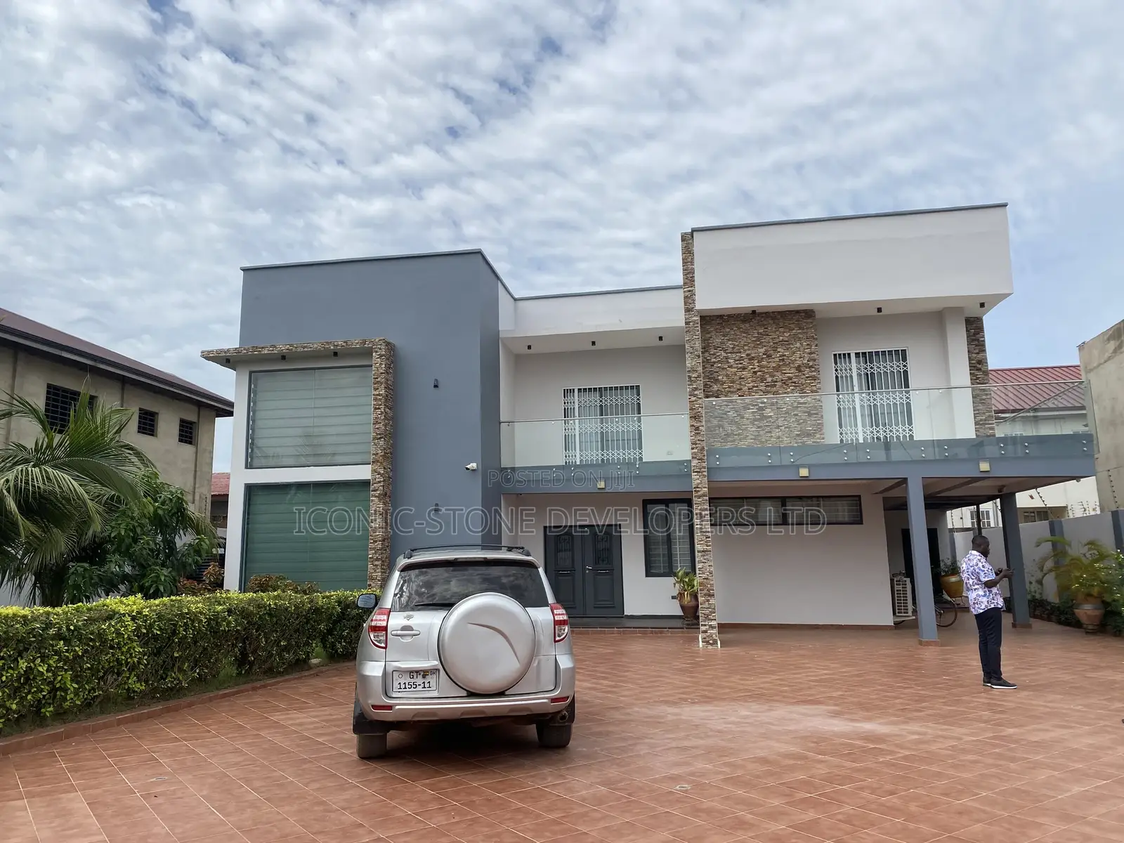 Furnished 4bdrm House in Lakeside for sale in Lake Side Estate