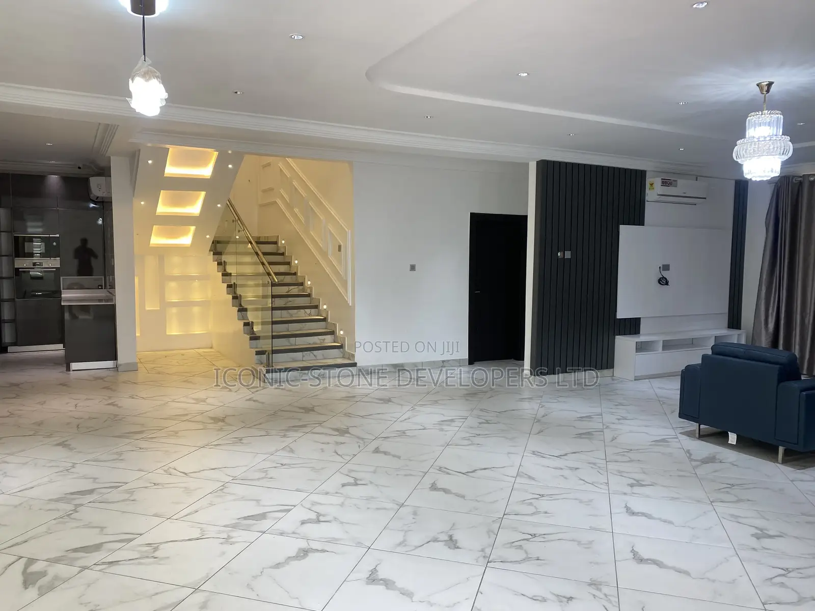 Furnished 4bdrm House in Lakeside for sale in Lake Side Estate