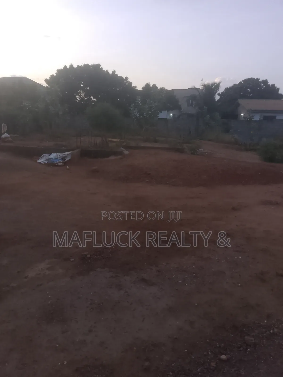 Land for Sale in Lake Side Estate