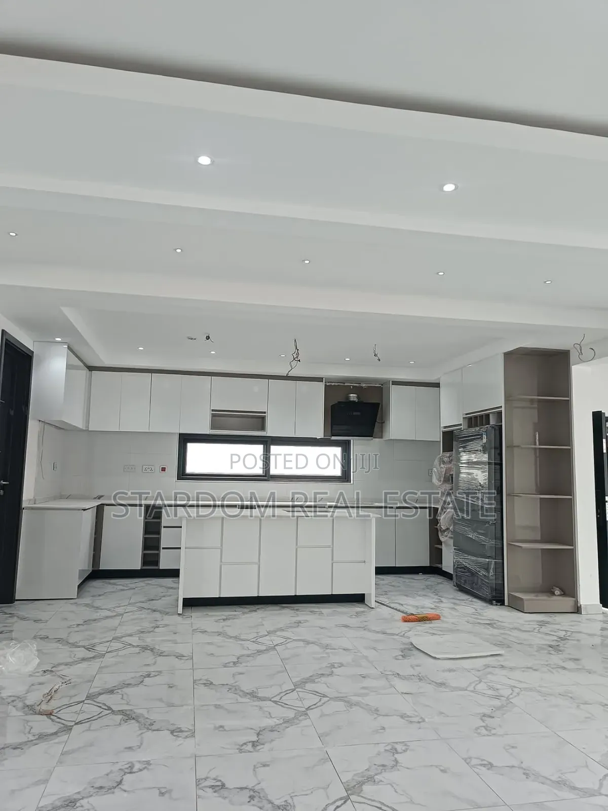 4bdrm Duplex in East Legon for sale in East Legon