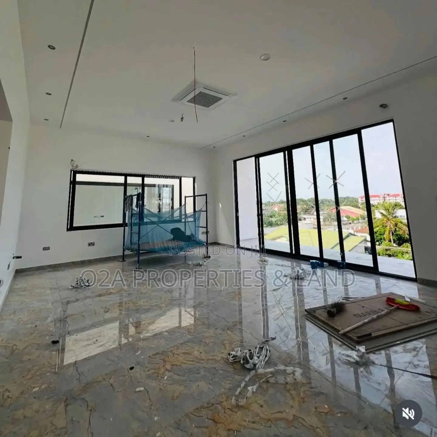 5bdrm House in East Legon, American House for sale in American House