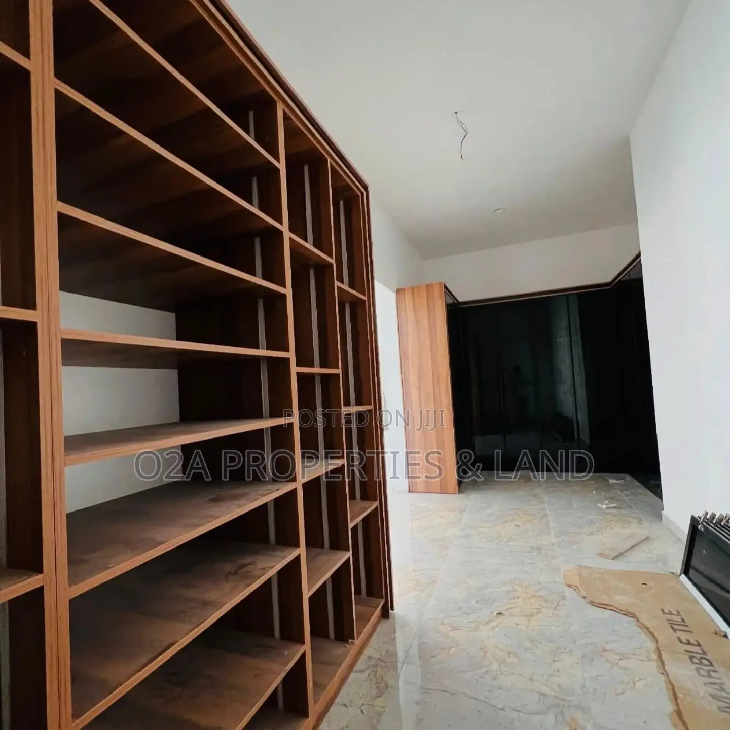 5bdrm House in East Legon, American House for sale in American House