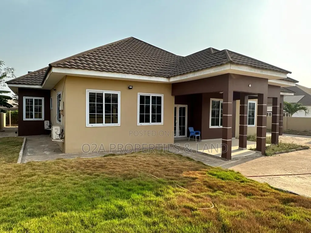 4bdrm House in Community 25, Sakumono for sale in Sakumono