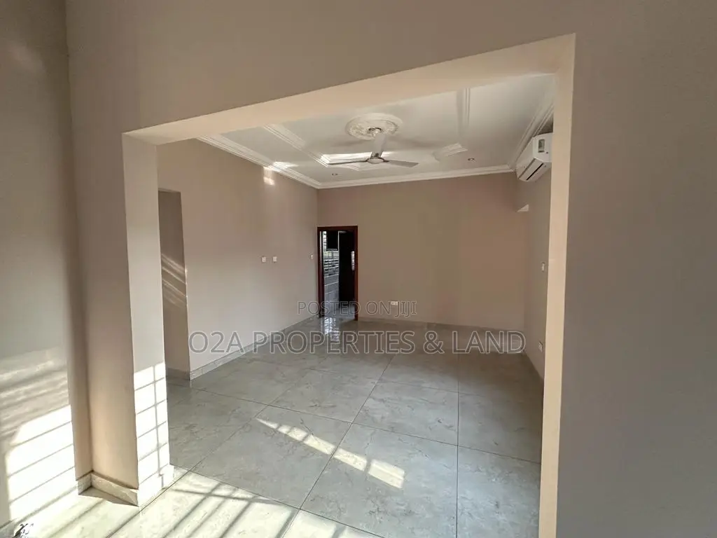4bdrm House in Community 25, Sakumono for sale in Sakumono