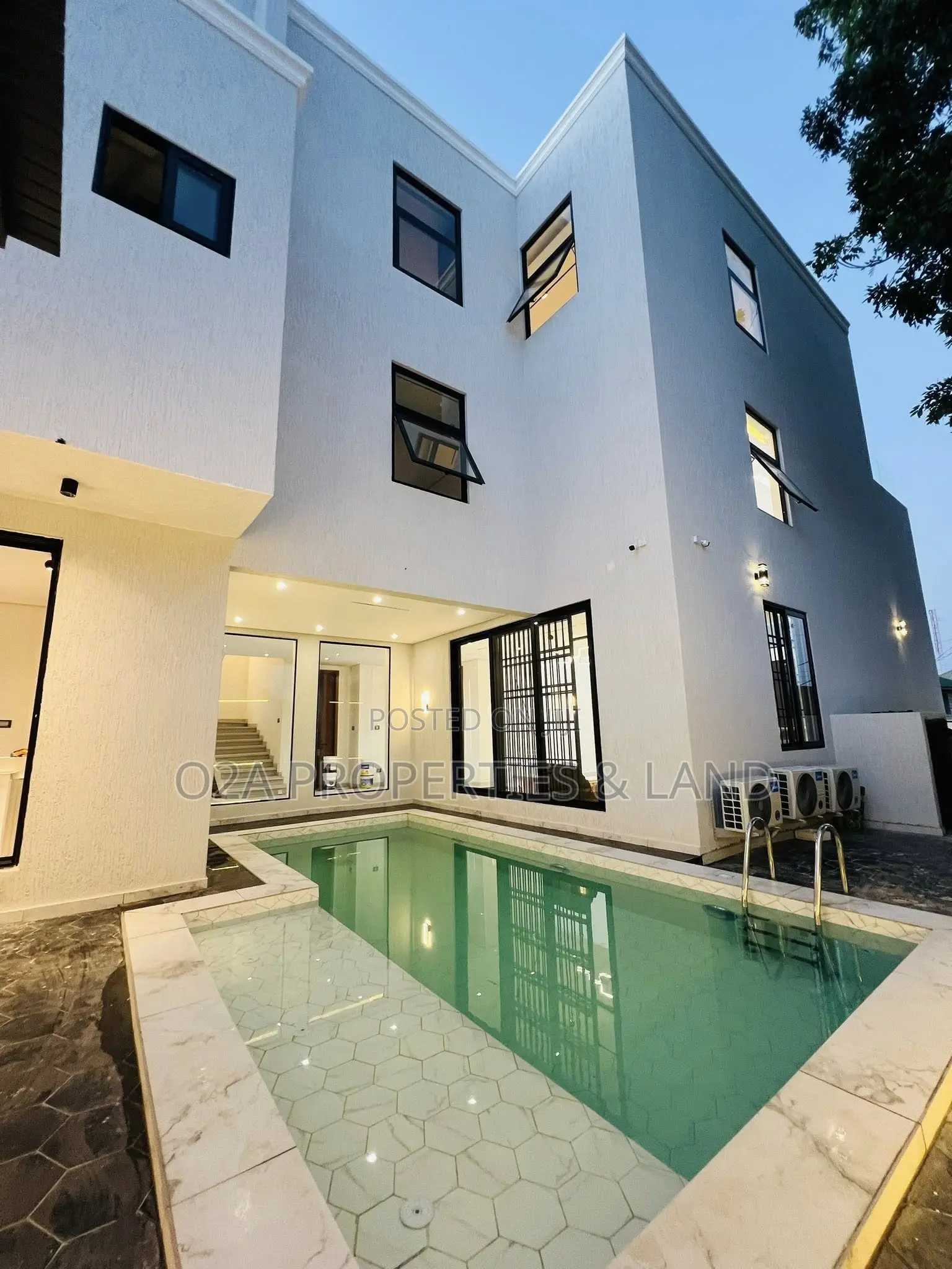 7bdrm House in East Legon, American House for sale in American House