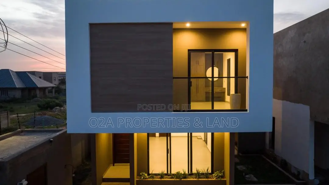 3bdrm House in Community 25, Sakumono for sale in Sakumono