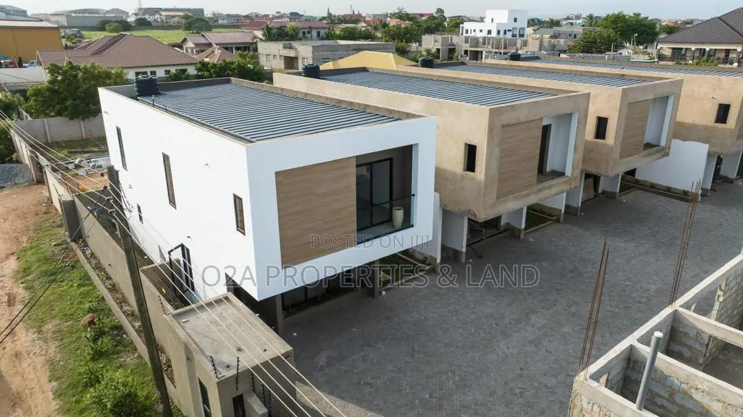 3bdrm House in Community 25, Sakumono for sale in Sakumono