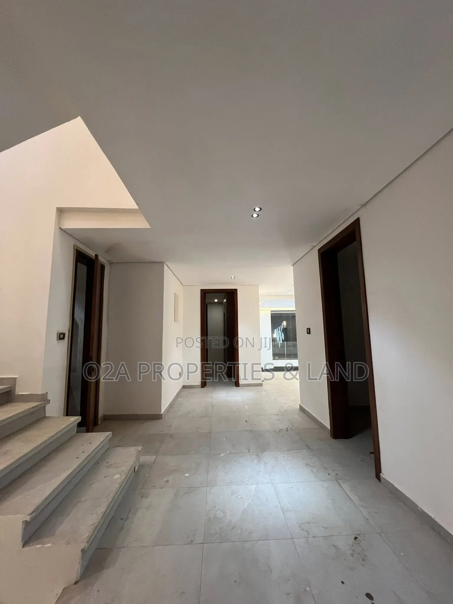 6bdrm House in East Legon, A&C Mall Area for sale in A&C Mall Area