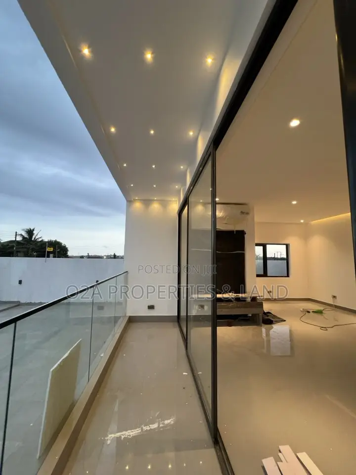 3bdrm House in Ashaley Botwe, for sale in Lake Side Estate