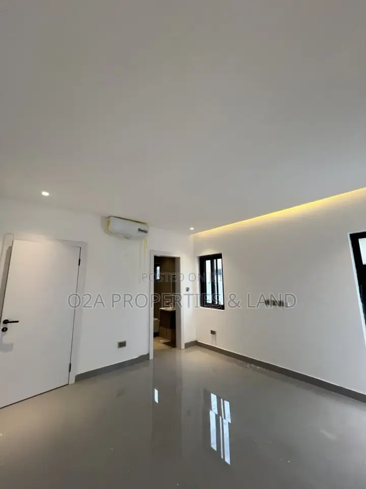 3bdrm House in Ashaley Botwe, for sale in Lake Side Estate