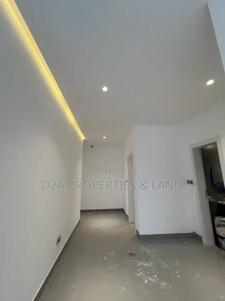 3bdrm House in Ashaley Botwe, for sale in Lake Side Estate