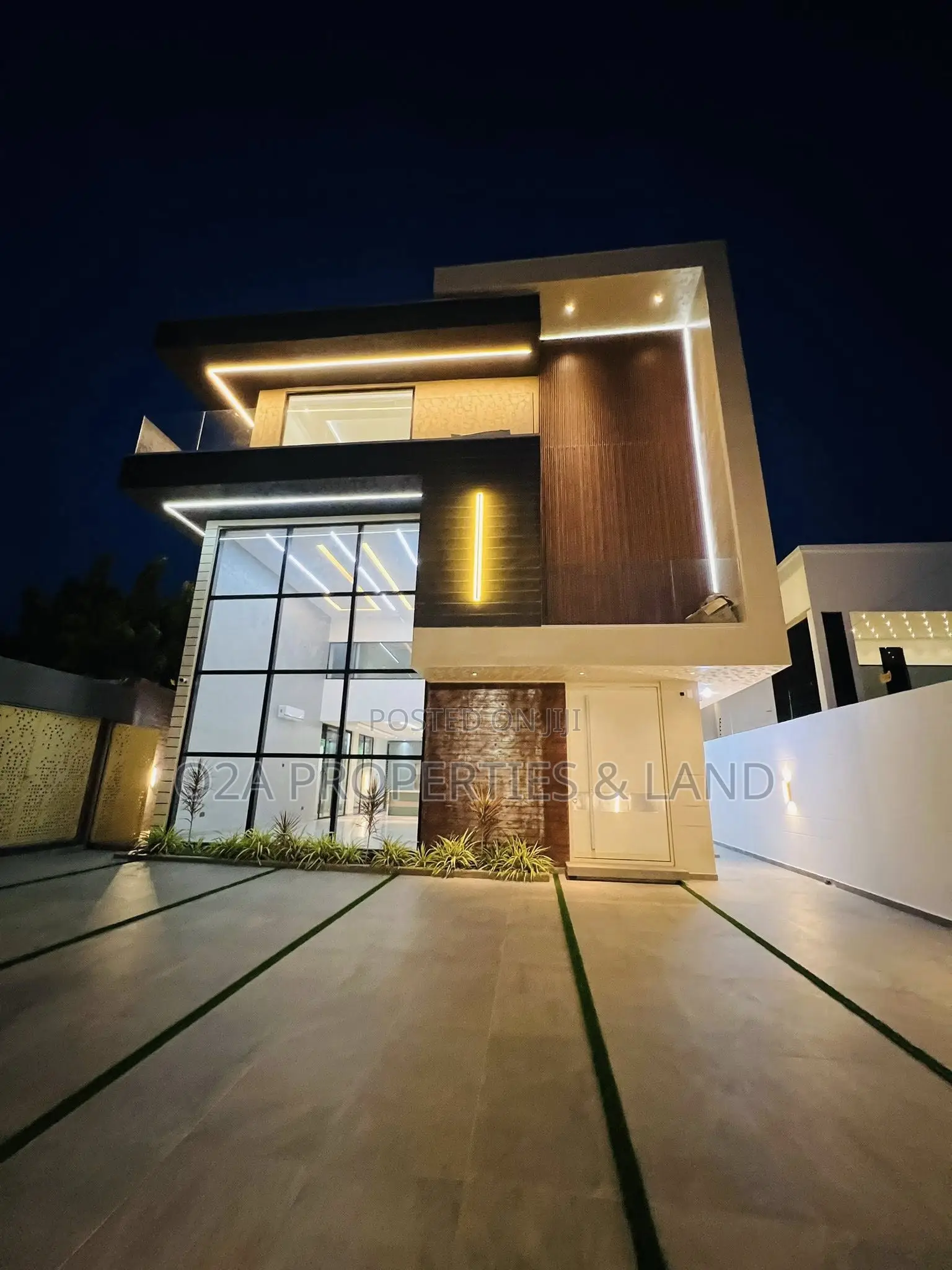 6bdrm House in East Airport for sale in Airport Residential Area