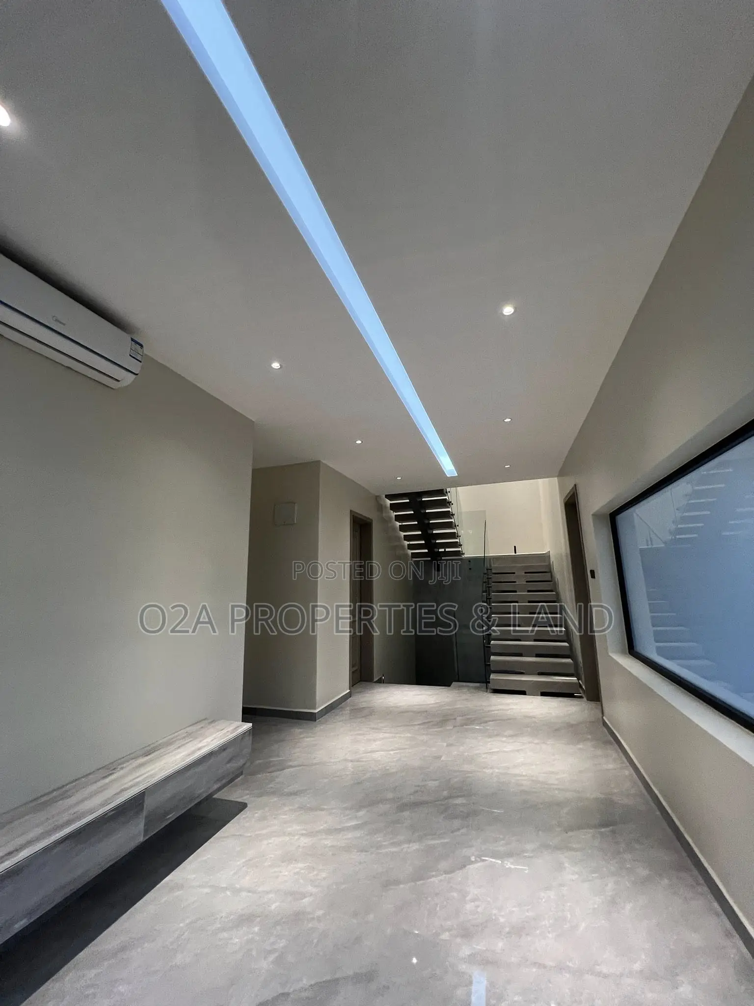 6bdrm House in East Airport for sale in Airport Residential Area