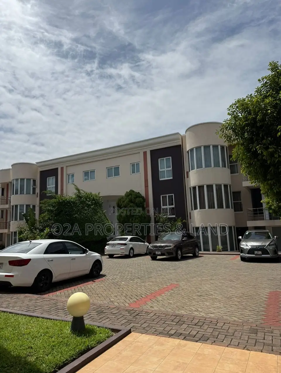 5bdrm Townhouse / Terrace in Cantonments, Acquinas for rent in Acquinas