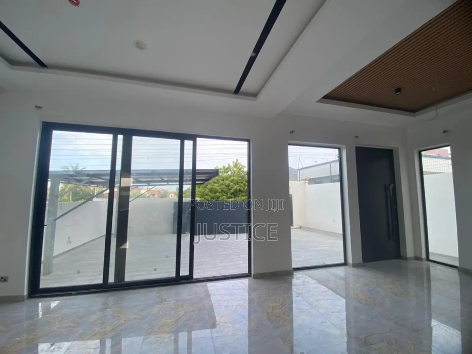 4bdrm Duplex in East Legon, American House for sale in American House