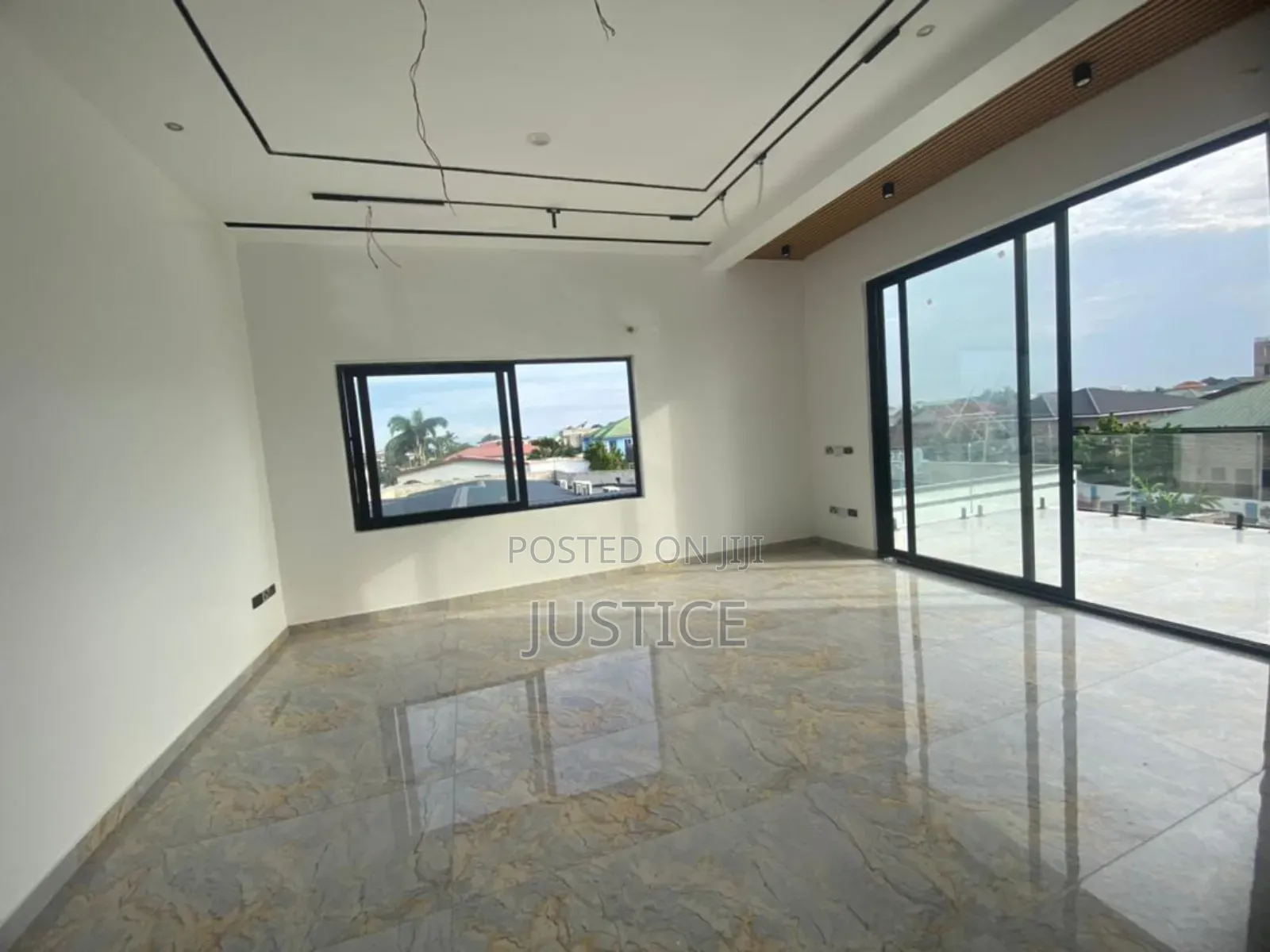 4bdrm Duplex in East Legon, American House for sale in American House